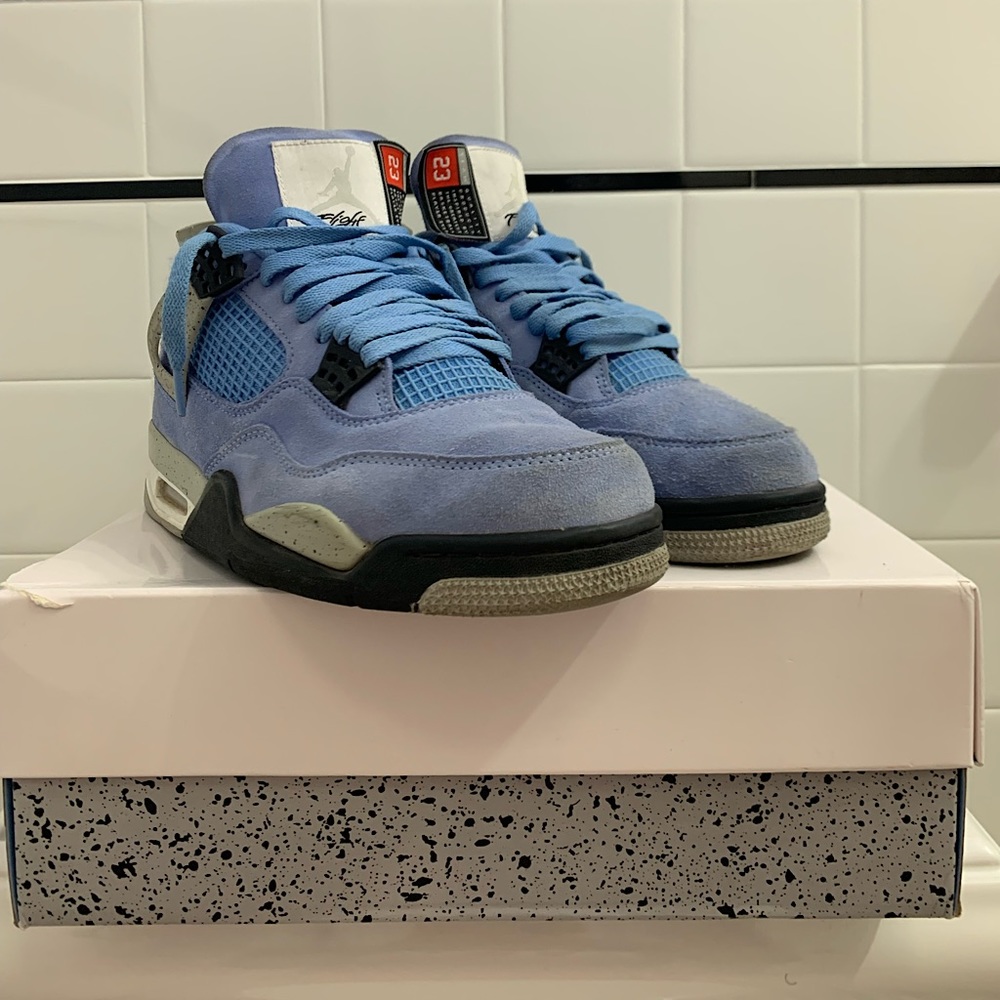 Air Jordan 4 University Blue
